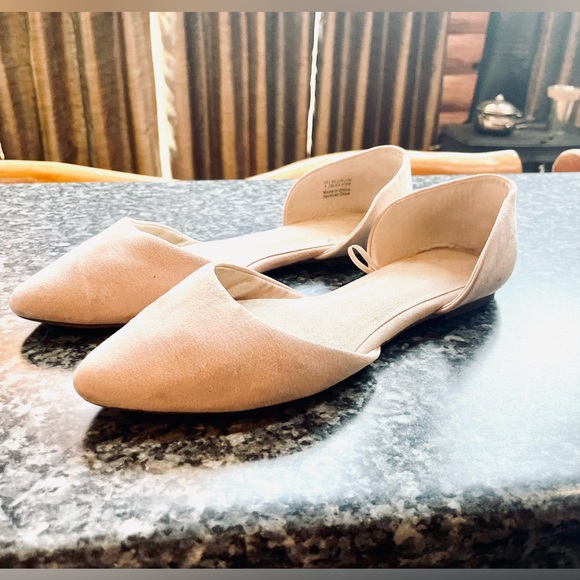 Banana Republic Pale Pink Pointed Ballet Flats Sz 8 - Picture 1 of 3
